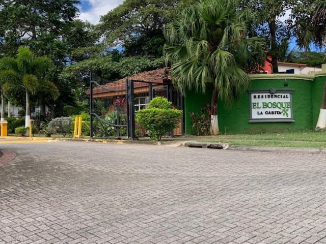 Casa Bosque Guesthouse & Car Rental - Free Sjo Airport Shuttle Desamparados (Alajuela) Exterior photo